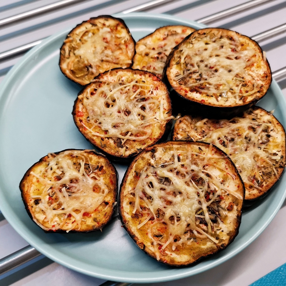 Закуска из баклажана с сыром в духовке на решетке