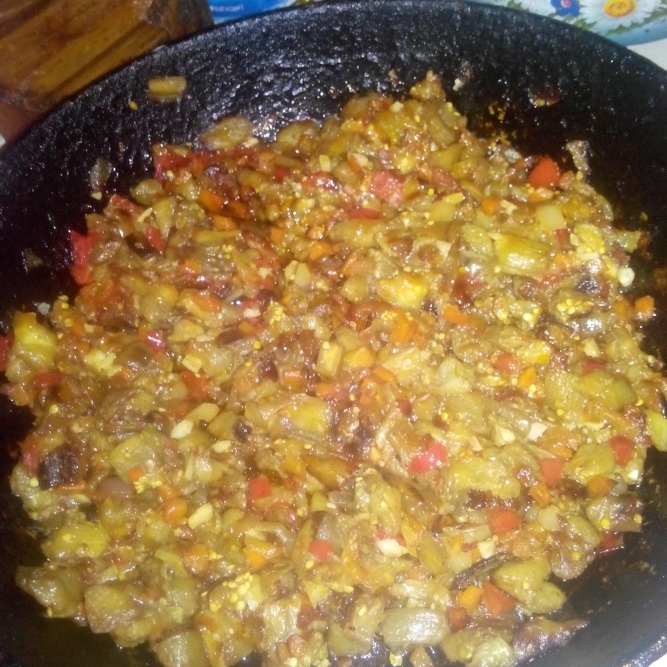 Жареная баклажанная икра кусочками