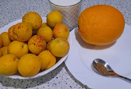 Фото шага рецепта Абрикосовый компот на зиму с апельсином и корицей 186593 шаг 1  