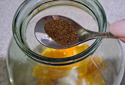 Фото шага рецепта Абрикосовый компот на зиму с апельсином и корицей 186593 шаг 8  