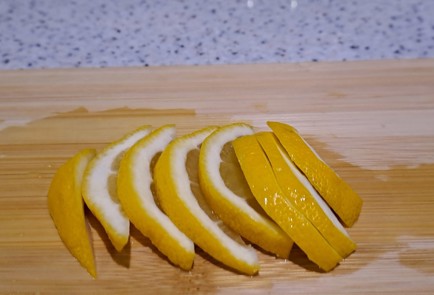 Фото шага рецепта Абрикосовый компот с лимоном и имбирем на зиму 186594 шаг 7  