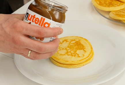 Фото шага рецепта Американские панкейки с Nutella 114587 шаг 3  