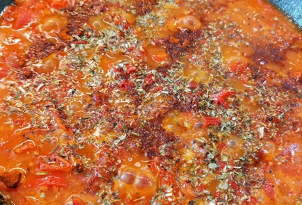 Фото шага рецепта Ароматный томатнобазиликовый соус с чесноком 151360 шаг 12  