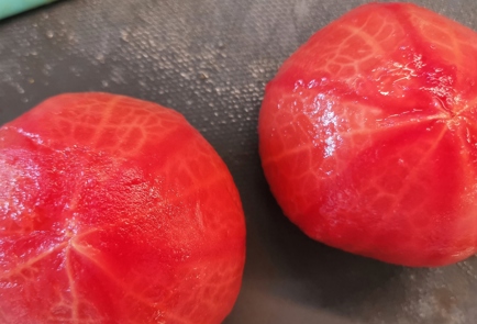 Фото шага рецепта Ароматный томатнобазиликовый соус с чесноком 151360 шаг 3  