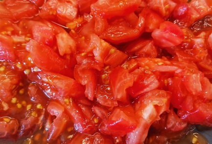 Фото шага рецепта Ароматный томатнобазиликовый соус с чесноком 151360 шаг 4  