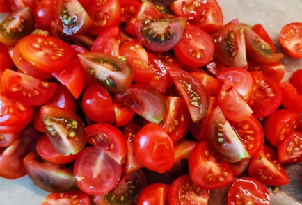 Фото шага рецепта Ароматный томатнобазиликовый соус с чесноком 151360 шаг 5  