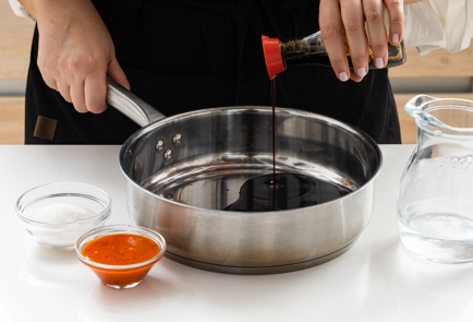 Фото шага рецепта Азиатский салат из маринованной свеклы с кунжутом 151338 шаг 2  