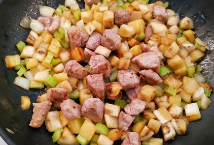 Фото шага рецепта Азу со свининой и овощами 153016 шаг 9  