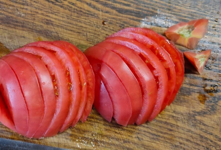 Фото шага рецепта Баклажаны с помидором и сыром запеченные в духовке 176363 шаг 4  