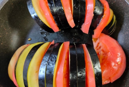 Фото шага рецепта Баклажаны с помидором и сыром запеченные в духовке 176363 шаг 6  