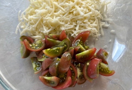 Фото шага рецепта Битые баклажаны с сыром и помидором 174529 шаг 6  