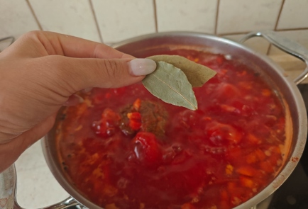 Фото шага рецепта Борщ с молодой капустой и домашним томатным соком 186378 шаг 15  