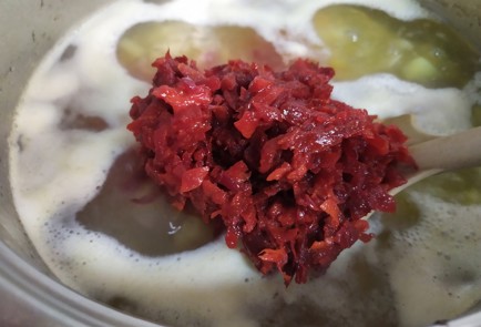 Фото шага рецепта Борщ с пекинской капустой 190737 шаг 7