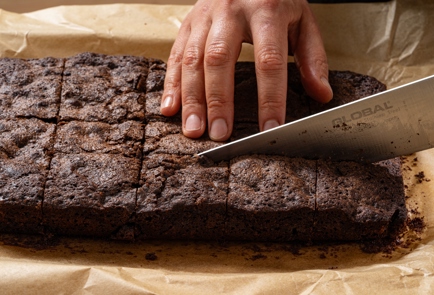 Фото шага рецепта Брауни с шоколадным печеньем 186500 шаг 9  