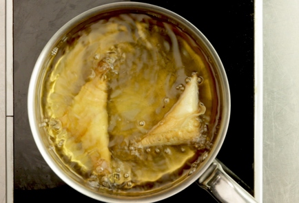 Фото шага рецепта Бриуаты с курицей черносливом и орехами 54070 шаг 4  