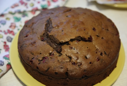 Фото шага рецепта Брусничный кекс с кусочками шоколада 173792 шаг 11  