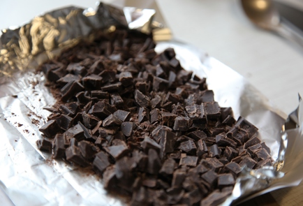Фото шага рецепта Брусничный кекс с кусочками шоколада 173792 шаг 7  
