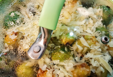 Фото шага рецепта Брюссельская капуста на сковороде с сыром 151758 шаг 10  