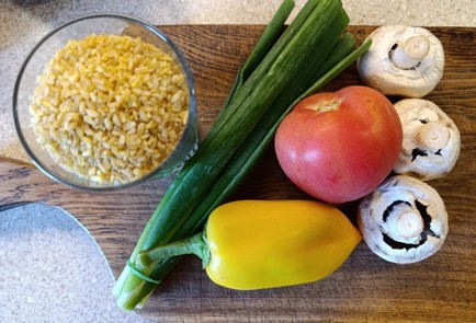 Фото шага рецепта Булгур с овощами и грибами 190831 шаг 1