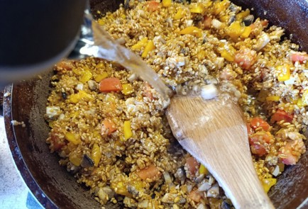 Фото шага рецепта Булгур с овощами и грибами 190831 шаг 12