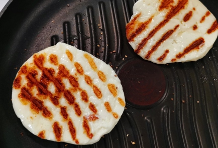 Фото шага рецепта Бутерброды из сыра халуми 174150 шаг 4  