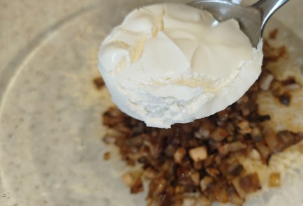 Фото шага рецепта Бутерброды с шампиньонами и сыром 190719 шаг 8