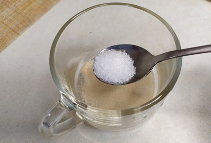 Фото шага рецепта Быстрая пицца с курицей 190879 шаг 1  