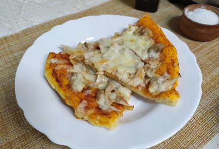 Фото шага рецепта Быстрая пицца с курицей 190879 шаг 10  