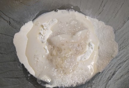 Фото шага рецепта Быстрая пицца с курицей 190879 шаг 4  