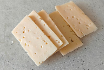 Фото шага рецепта Быстрые бутерброды на завтрак 190720 шаг 4