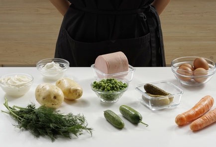 Фото шага рецепта Классический салат Оливье 152953 шаг 1  