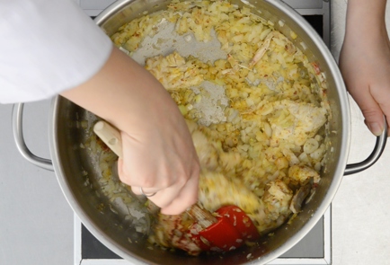 Фото шага рецепта Чахохбили с курицей и картофелем 17444 шаг 3  