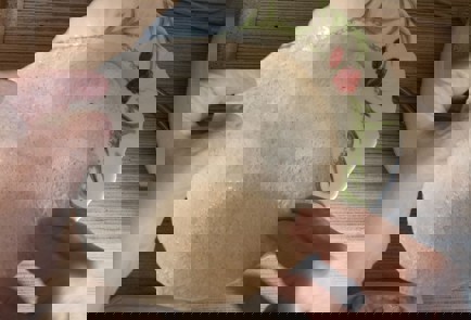 Фото шага рецепта Чебуреки из лаваша и сыра 190865 шаг 2