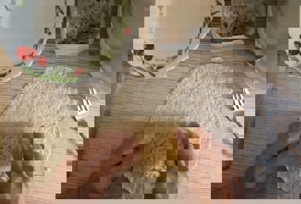 Фото шага рецепта Чебуреки из лаваша и сыра 190865 шаг 3