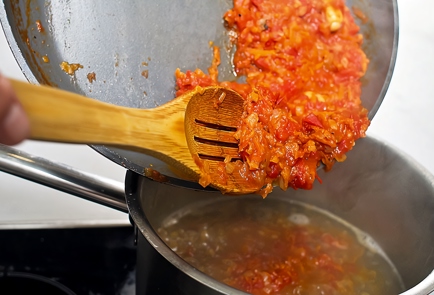 Фото шага рецепта Чечевичный суп с томатами 30827 шаг 4  