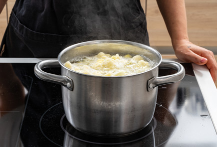 Фото шага рецепта Цветная капуста в кляре 190673 шаг 3