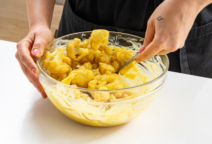 Фото шага рецепта Цветная капуста в кляре 190673 шаг 7