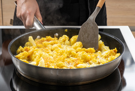 Фото шага рецепта Цветная капуста в кляре 190673 шаг 8