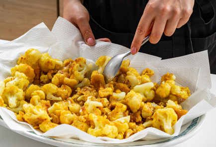 Фото шага рецепта Цветная капуста в кляре 190673 шаг 9