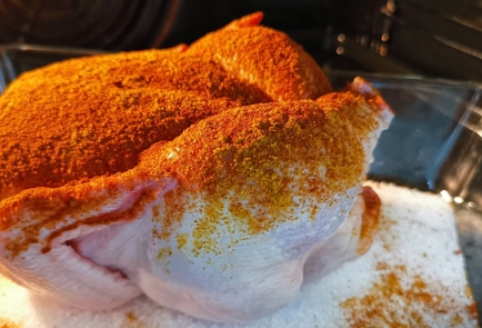 Фото шага рецепта Цыпленок корнишон запеченный на соли 152782 шаг 4  
