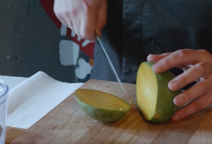 Фото шага рецепта Сладкий мусс из авокадо с манго 152787 шаг 4  