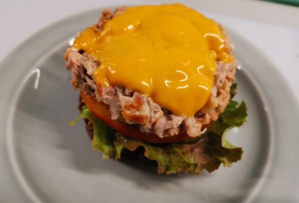 Фото шага рецепта Домашний бургер 190739 шаг 10