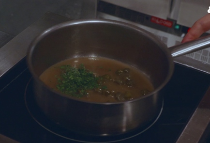 Фото шага рецепта Дорада в духовке с помидорами и каперсами 153081 шаг 8  