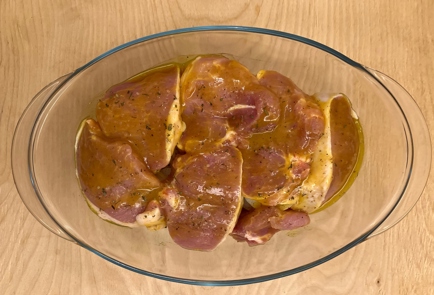 Фото шага рецепта Эскалопы из свинины с картошкой в духовке 173875 шаг 11  