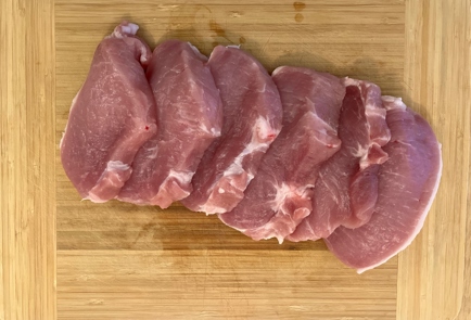 Фото шага рецепта Эскалопы из свинины с картошкой в духовке 173875 шаг 3  