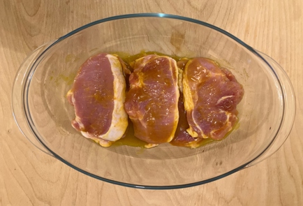 Фото шага рецепта Эскалопы из свинины с картошкой в духовке 173875 шаг 4  