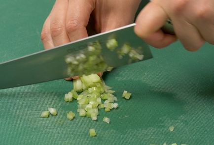 Фото шага рецепта Фаршированные авокадо с салатом из тунца 139496 шаг 1  