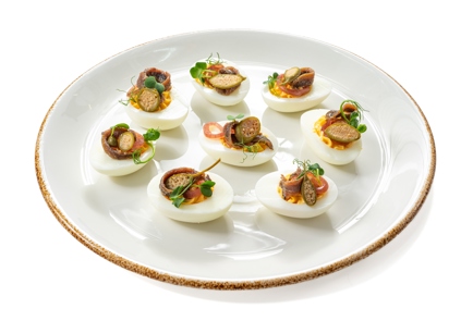 Фото шага рецепта Фаршированные яйца с анчоусом и маринованным луком 175396 шаг 10  
