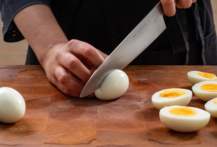 Фото шага рецепта Фаршированные яйца с анчоусом и маринованным луком 175396 шаг 3  