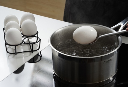 Фото шага рецепта Фаршированные яйца с тунцом 152947 шаг 2  